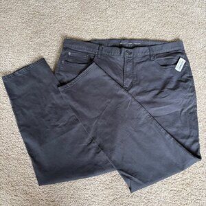 Old Navy Size 44 x 34 Men Athletic Taper Non Stretch